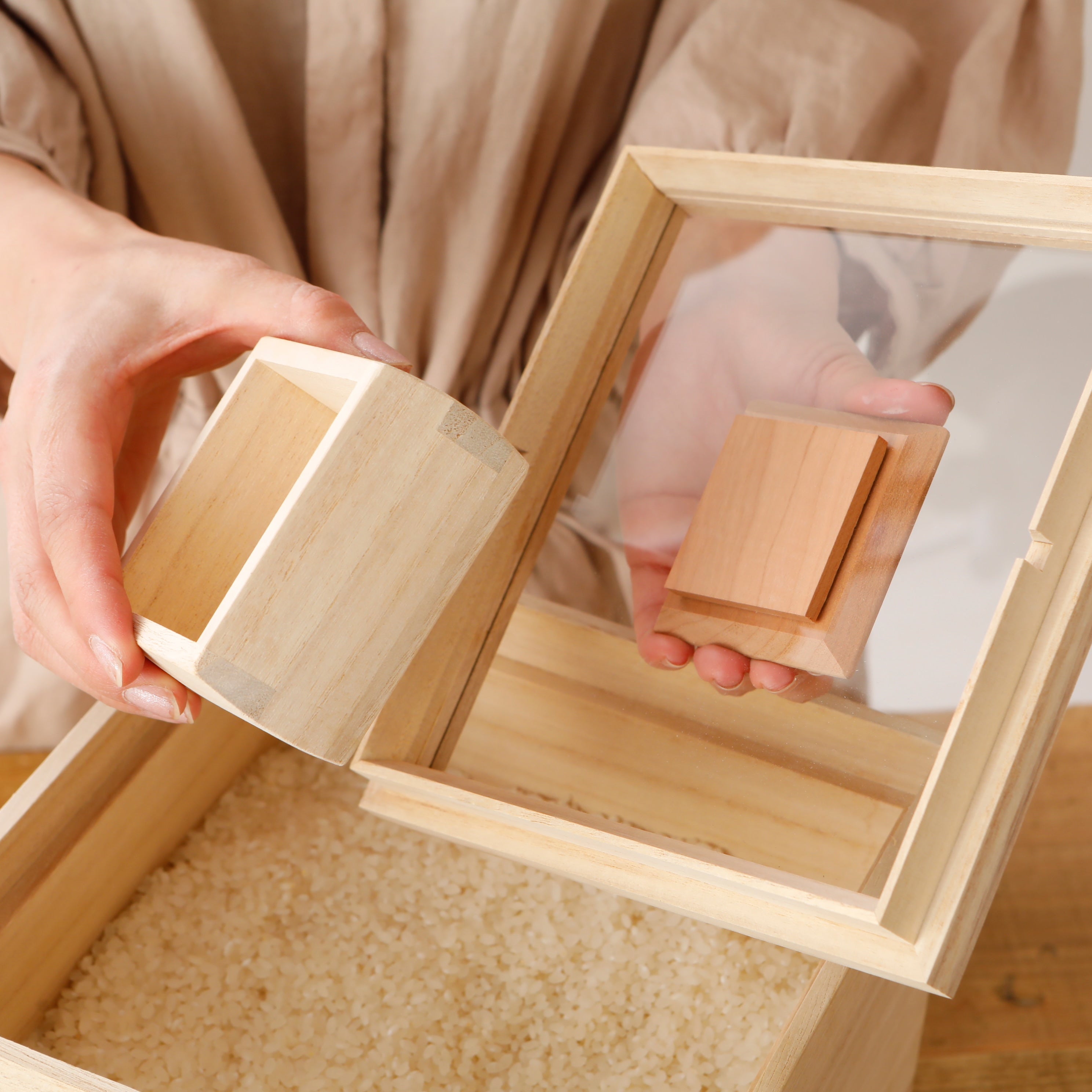 Eco-Friendly Paulownia Wood Rice Bin with Magnetic Measuring Cup