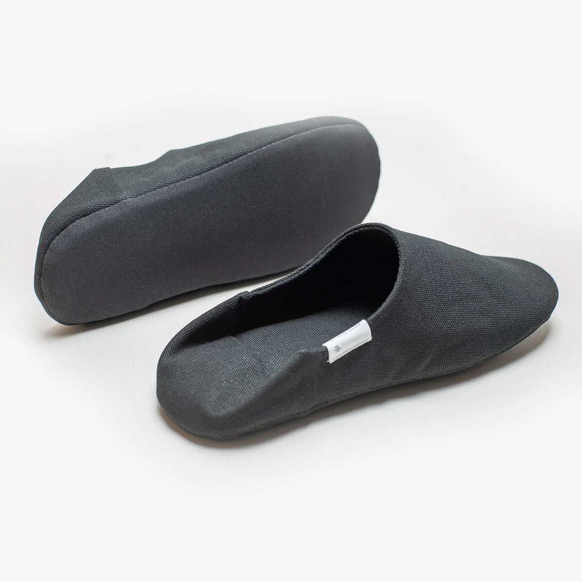 Lamp black canvas babouche, sole view #Color_Lamp Black