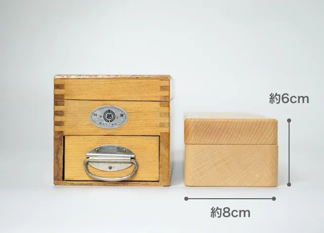 Size of the katsuobushi shaver: approx. 8 cm wide and 6 cm high