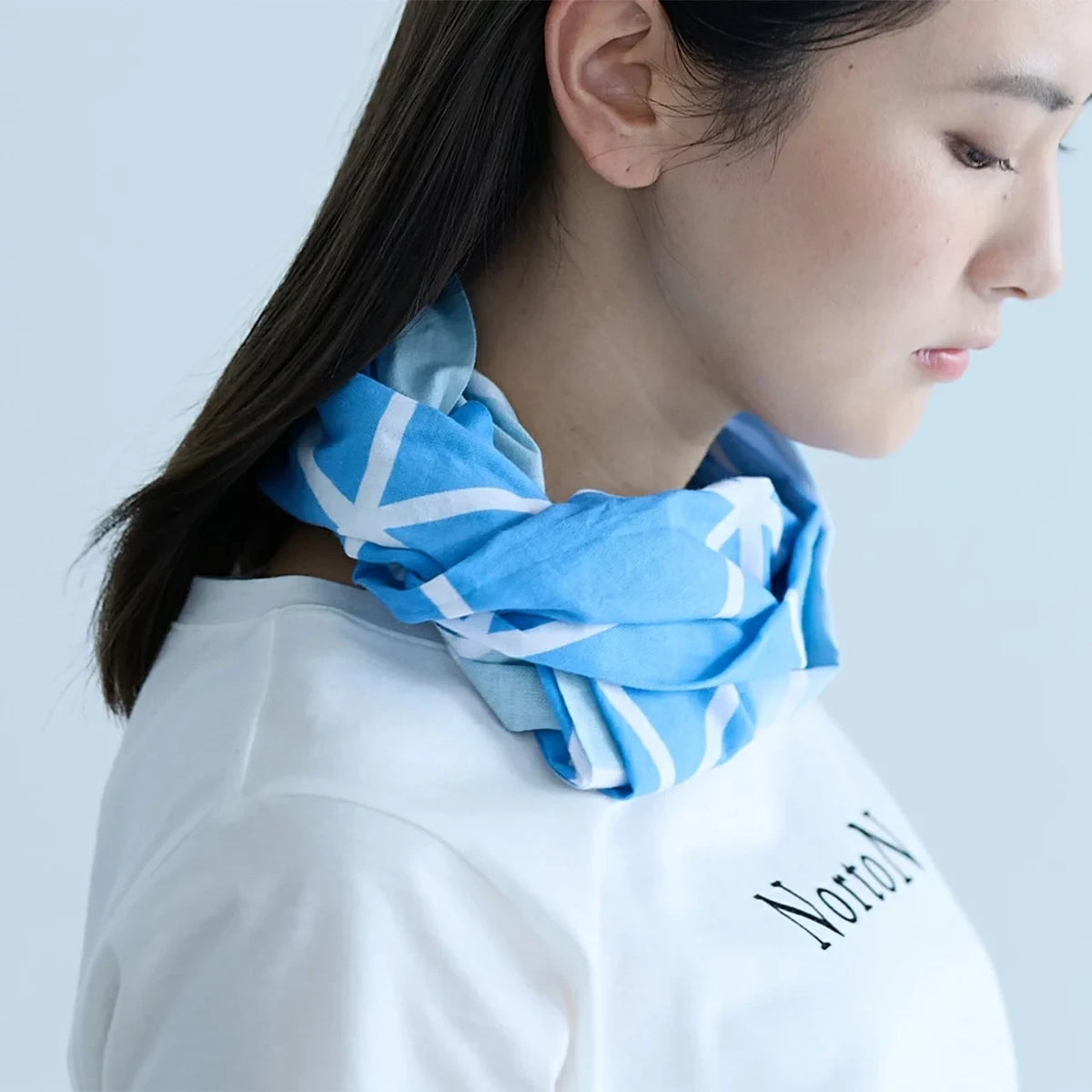 hirali reversible tenugui, Natsu no Misaki design in use