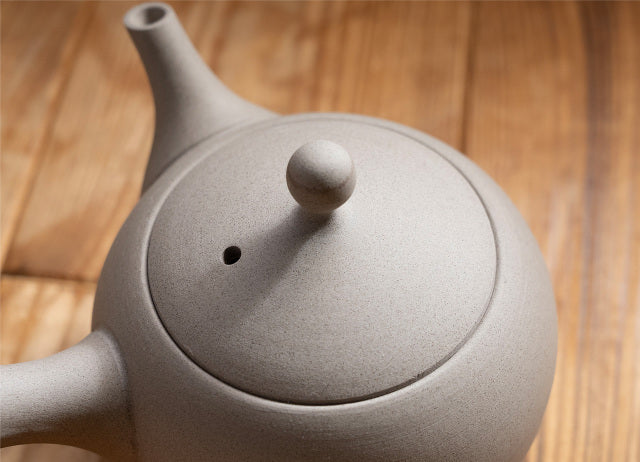 Tokoname-yaki teapot | IROIRO 01 - JINSUI -