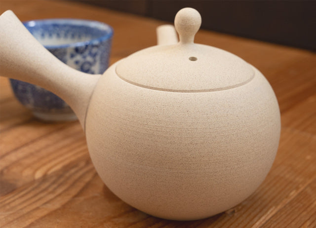 Tokoname-yaki teapot | IROIRO 01 - JINSUI -