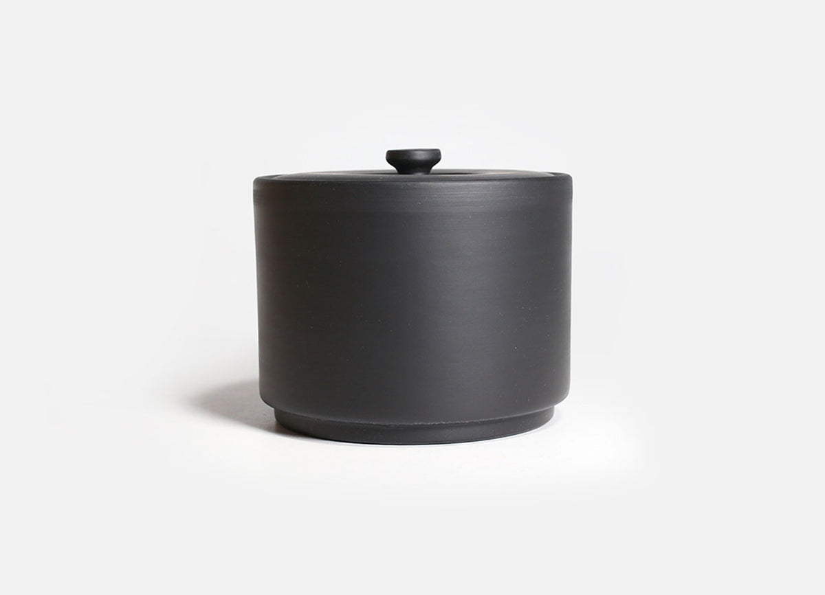 IROIRO ceramic canister, size 05 (700 ml) in Black
