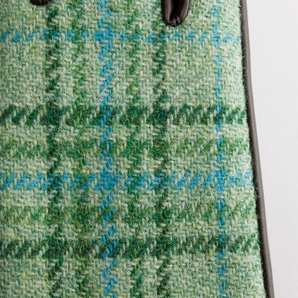 Kuroda women’s Harris Tweed gloves, detail