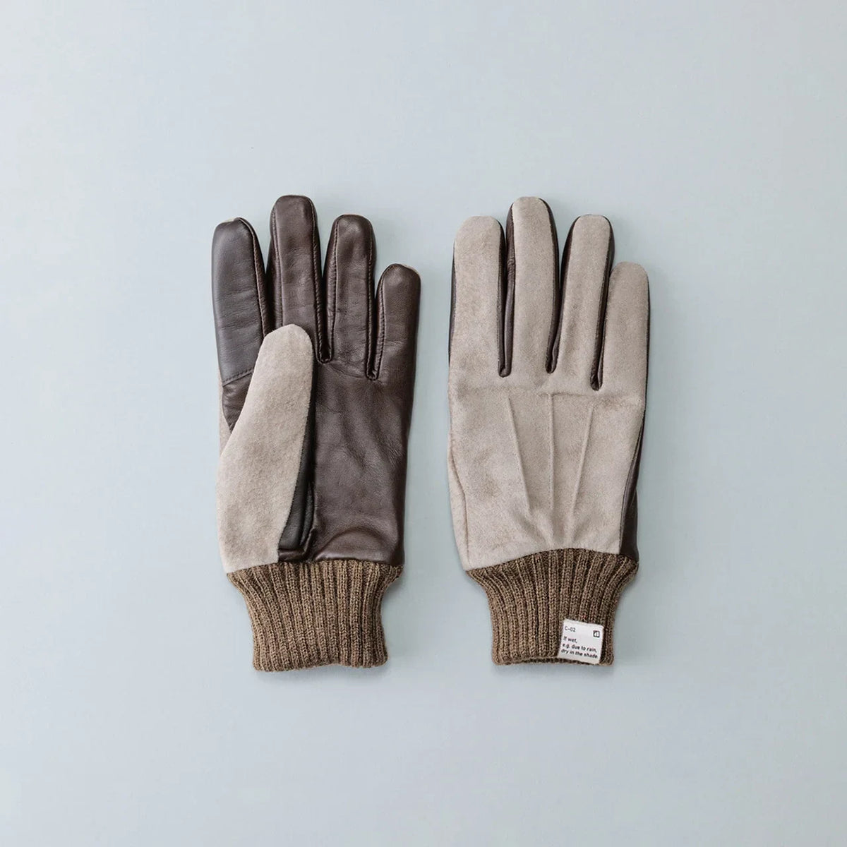 Kuroda men’s pigskin and lambskin gloves with rib cuff in gray #Color_Gray