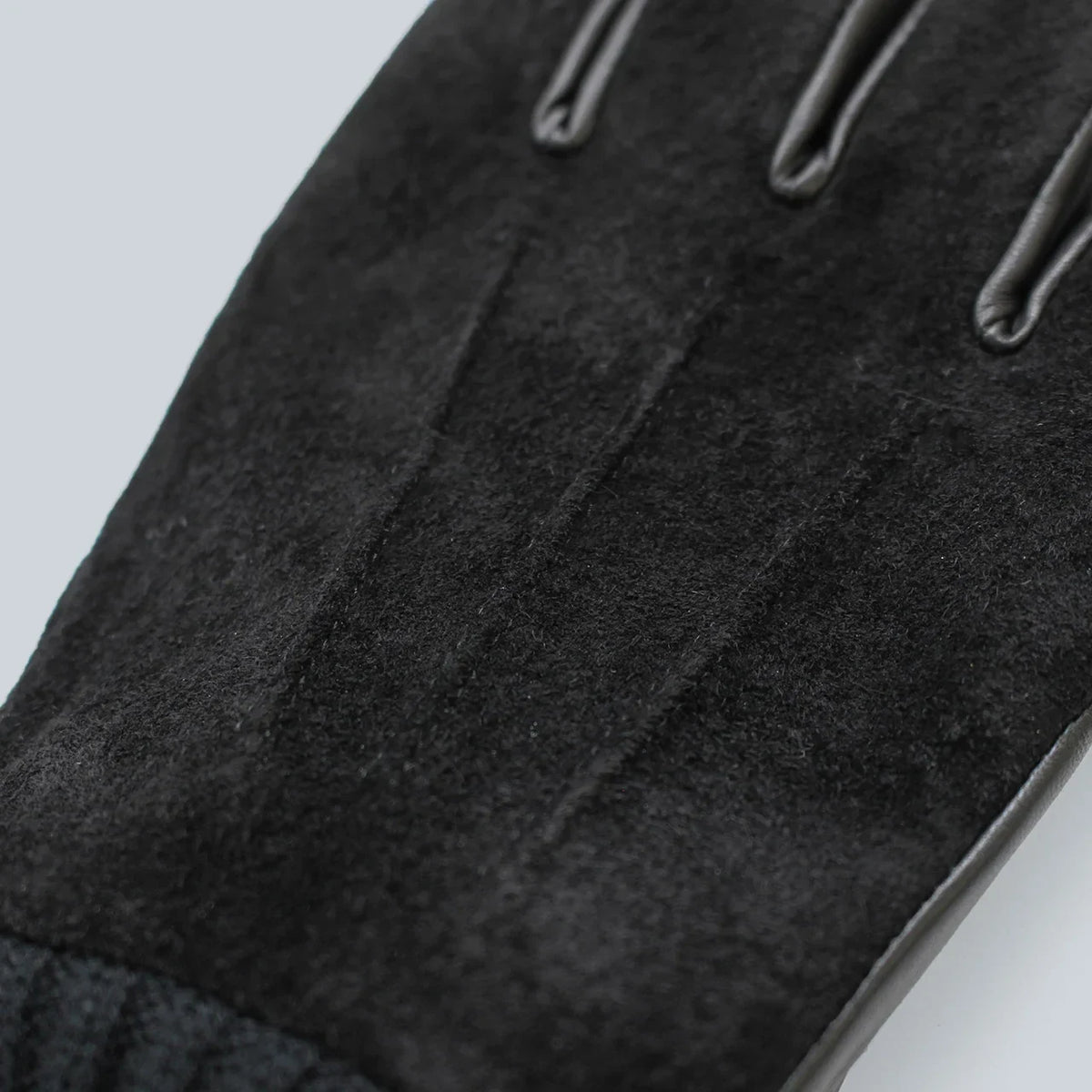 Suede detail of Kuroda gloves