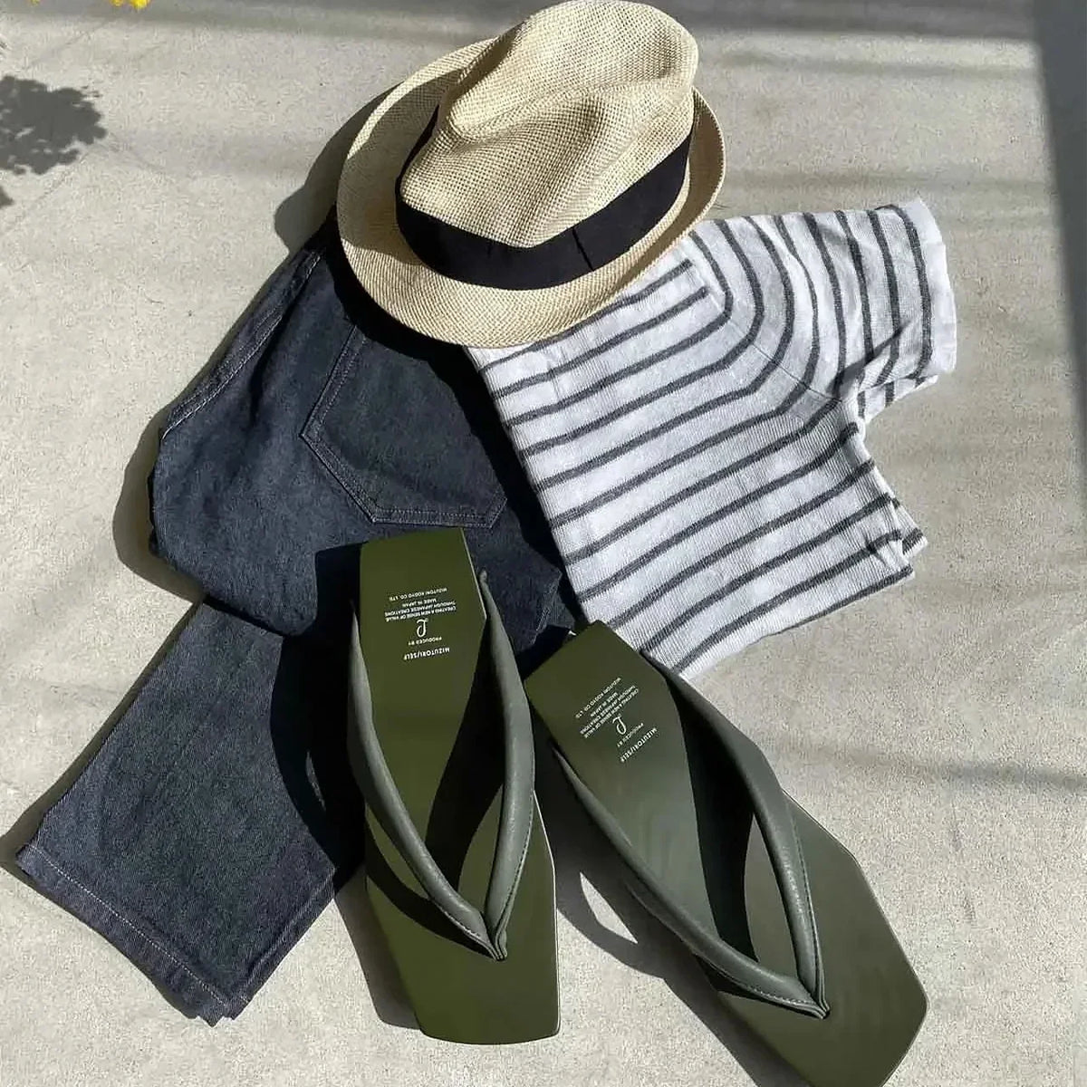Olive COLOR GETA styled with casual clothes #Color_Olive