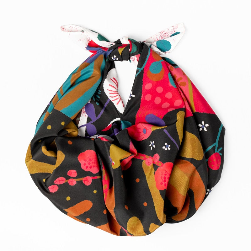 NAGARE furoshiki in Flowers & Birds pattern tied as a shoulder bag #Pattern_Flowers & Birds