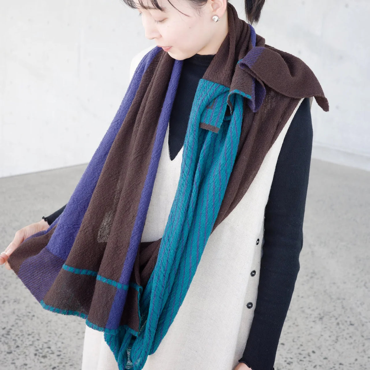 Wearing the brown nitorito sora snood