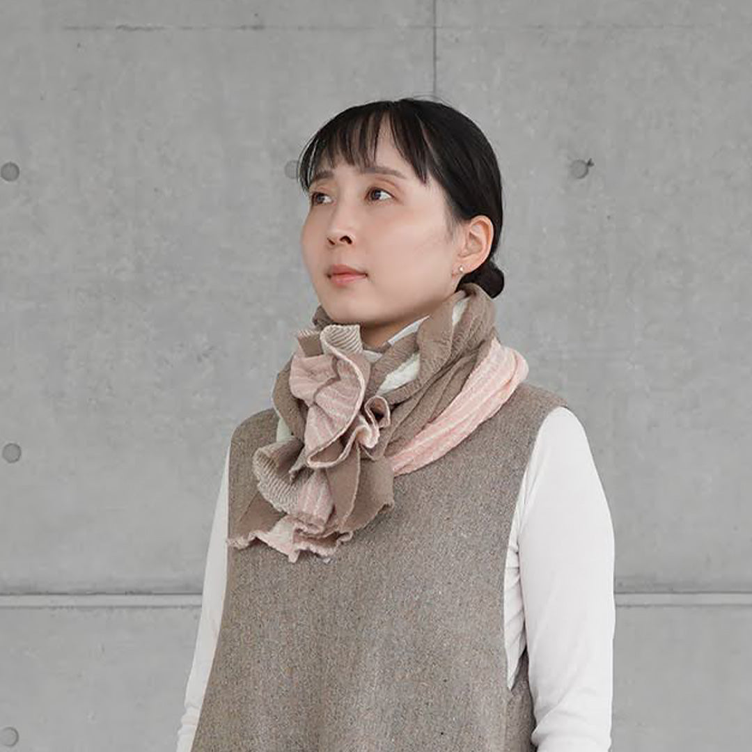 Wearing the beige nitorito sora snood