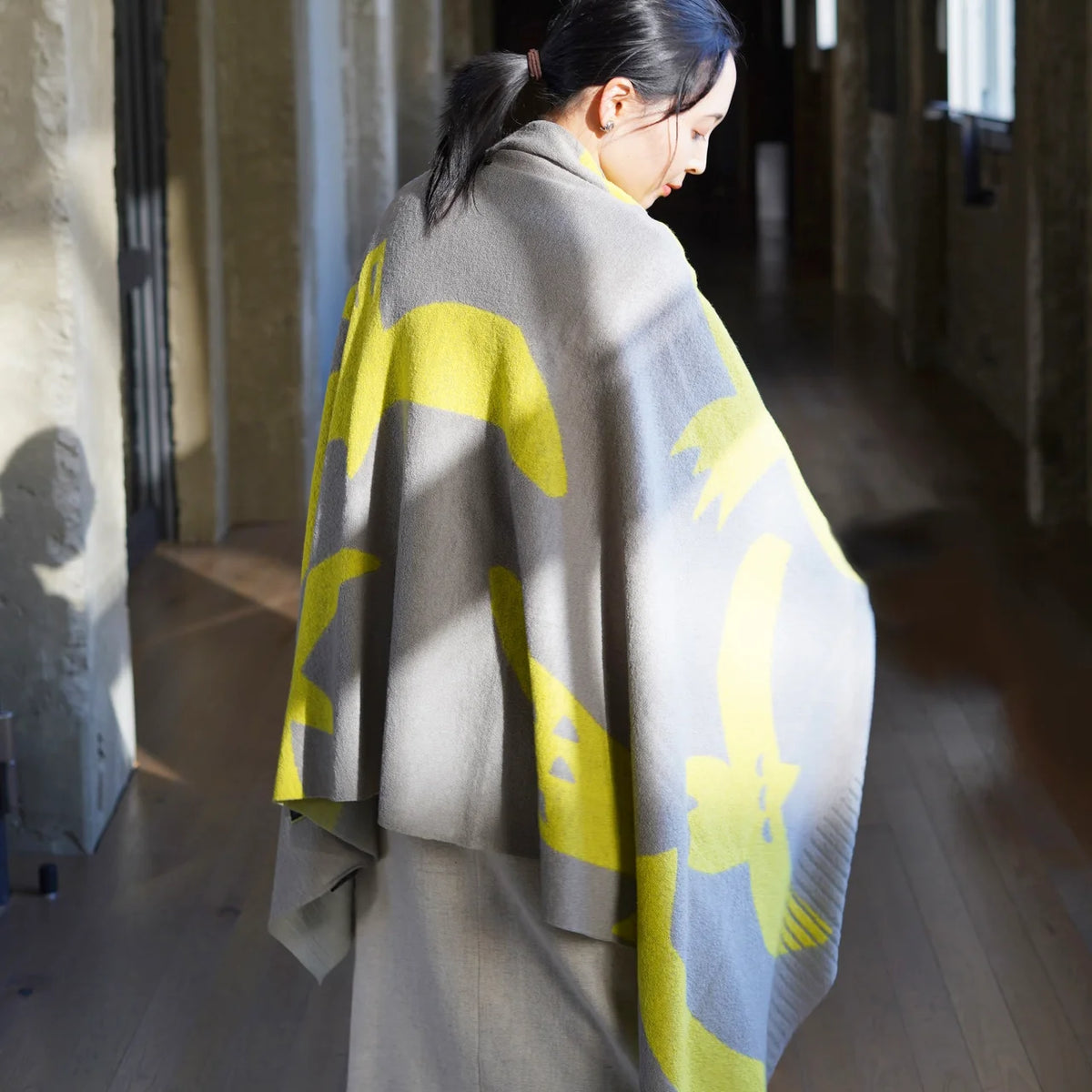 Wearing the gray nitorito tori stole