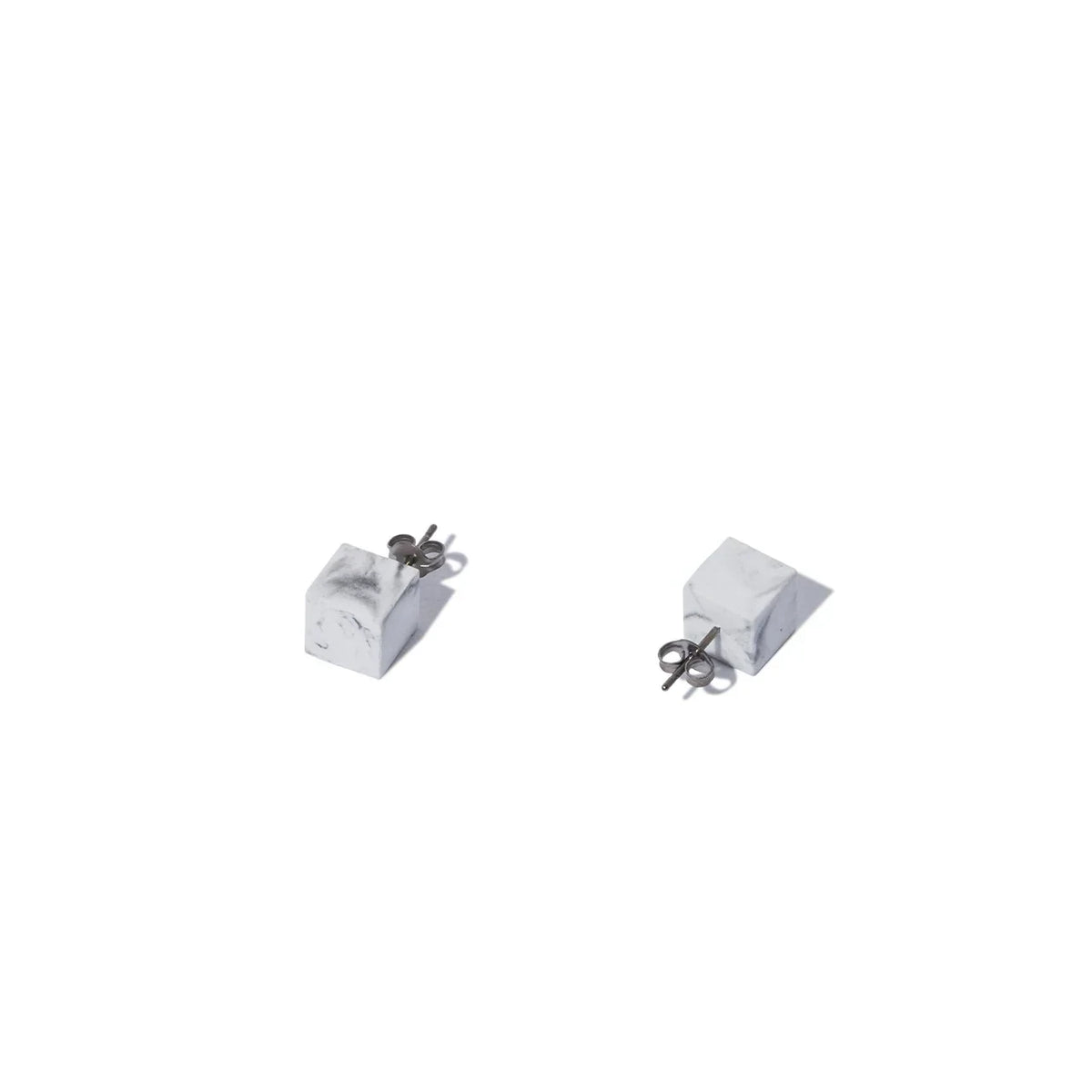 soil fragrance cube earrings, size S, white