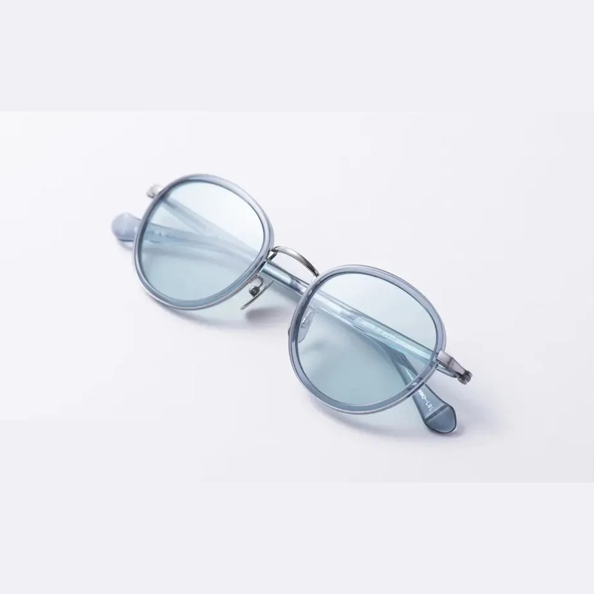 tesio MINAMO sunglasses in light blue, angled view #Color_Light Blue