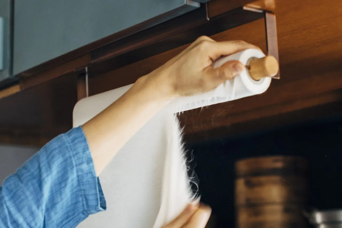 Tearing a square from the sasasa wazarashi roll