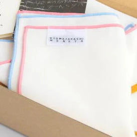 3-layer gauze handkerchiefs with light blue and pink piping