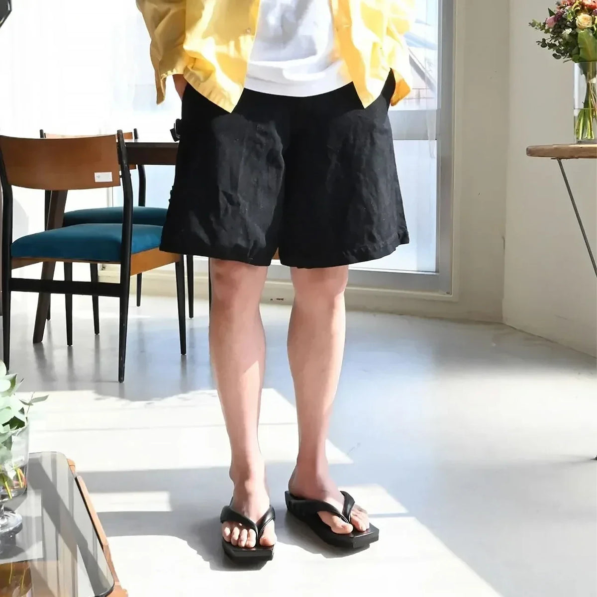 Wearing mizutori COLOR GETA with shorts