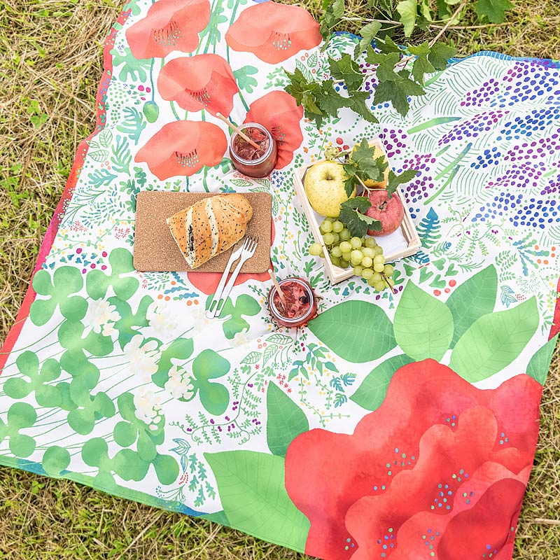 NAGARE furoshiki in Wrapped in Flowers pattern tied as a shoulder bag #Pattern_Wrapped in Flowers