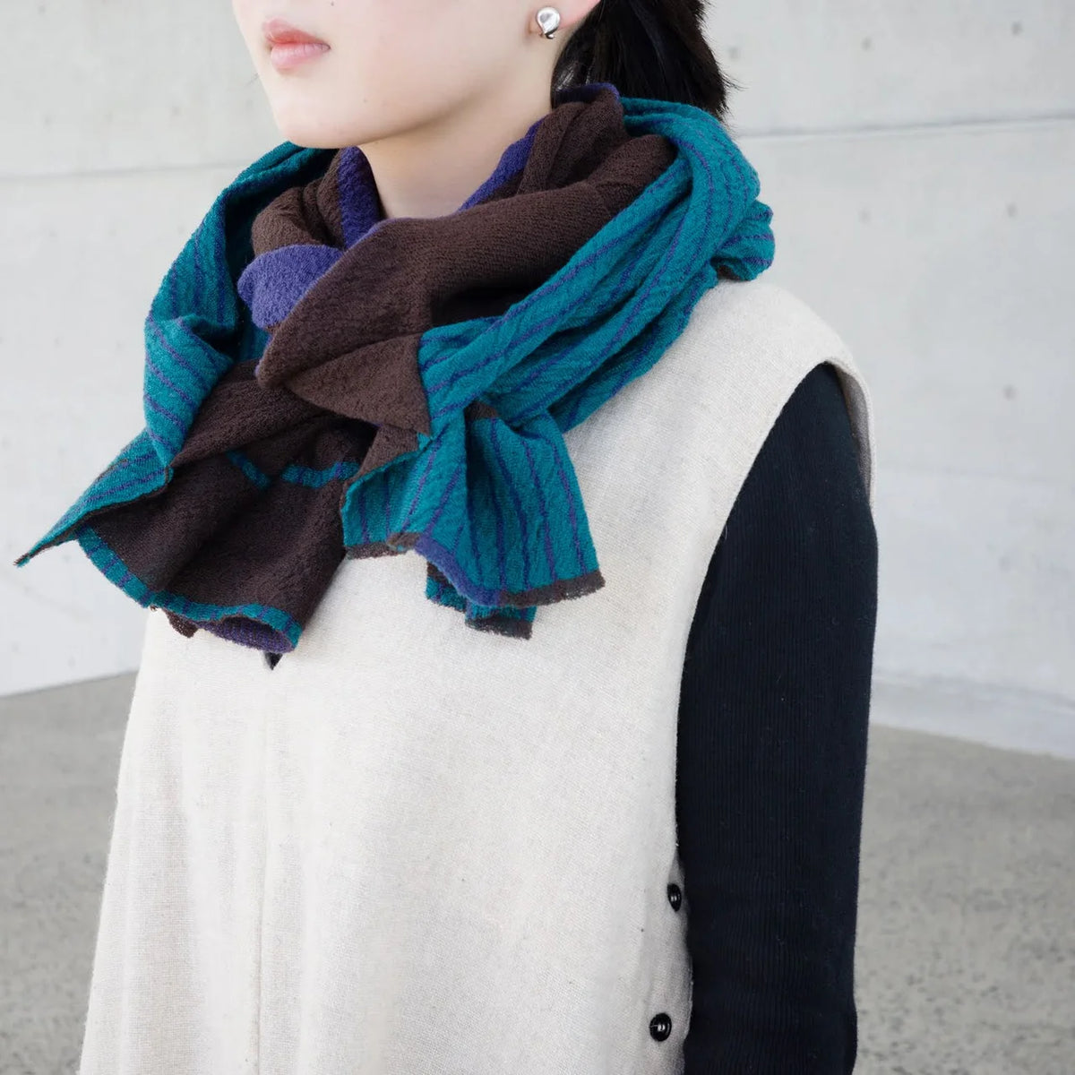 Wearing the brown nitorito sora snood