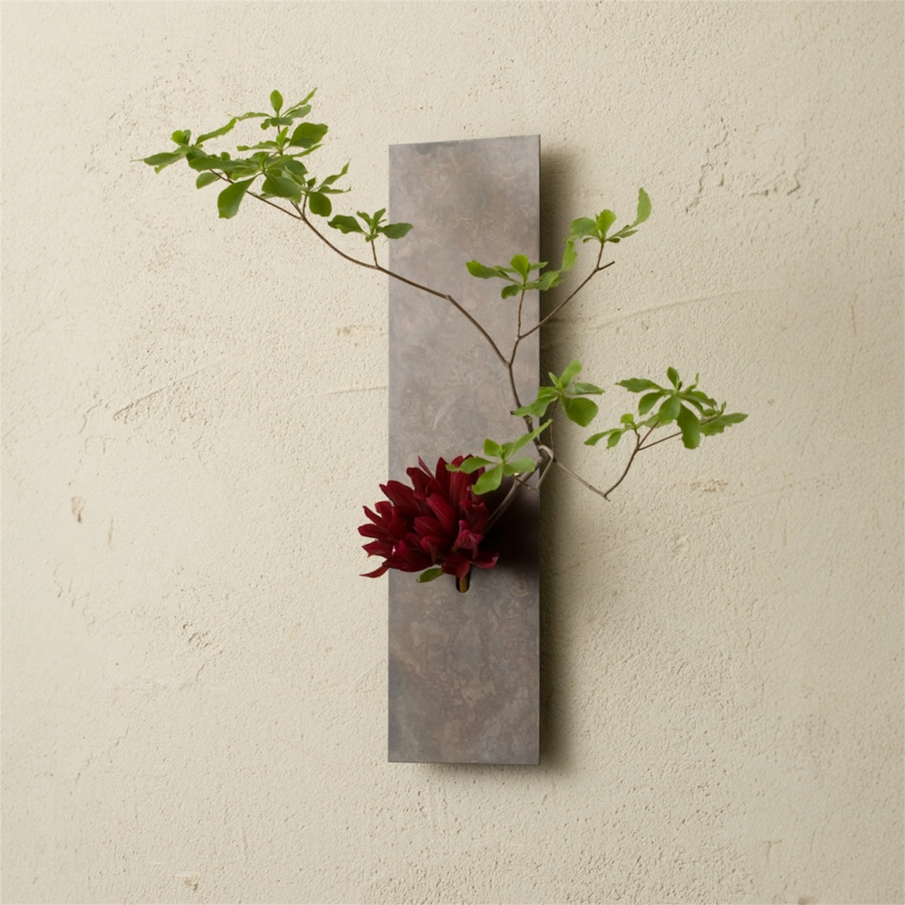 "on the wall mini" Japanische Kupfer-Wandvase | Handkoloriertes Takaoka-Metallhandwerk - Momentum Factory Orii -