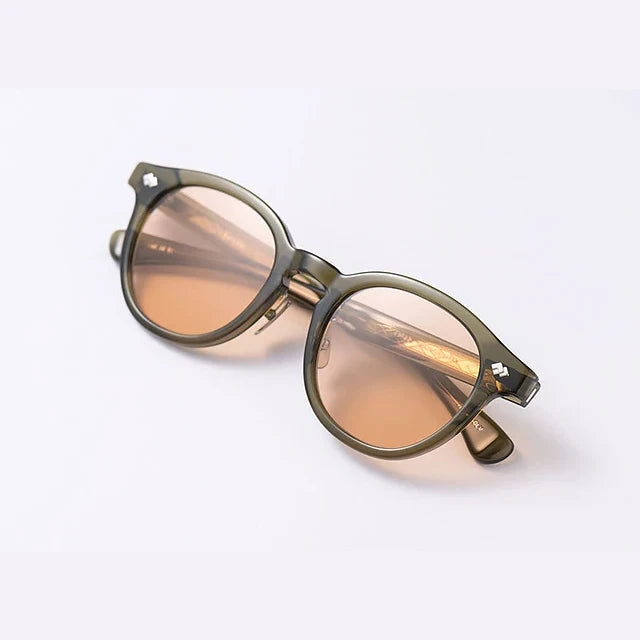 tesio YAMA sunglasses in olive, angled view #Color_Olive