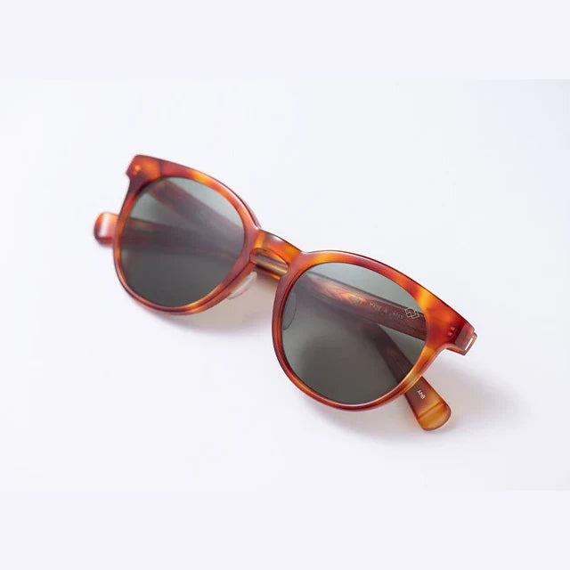tesio HARE sunglasses in amber, angled view #Color_Amber