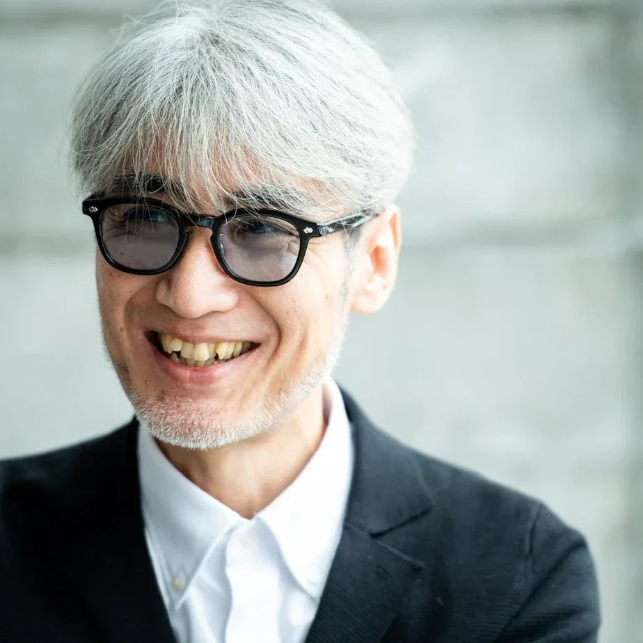 Portrait wearing tesio KAEDE sunglasses