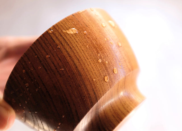 Close-up of zelkova wood grain on an ISHIZUE bowl